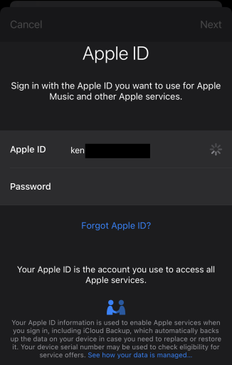 Форма входа в другой аккаунт: поля Apple ID и Password, кнопка Next вверху справа